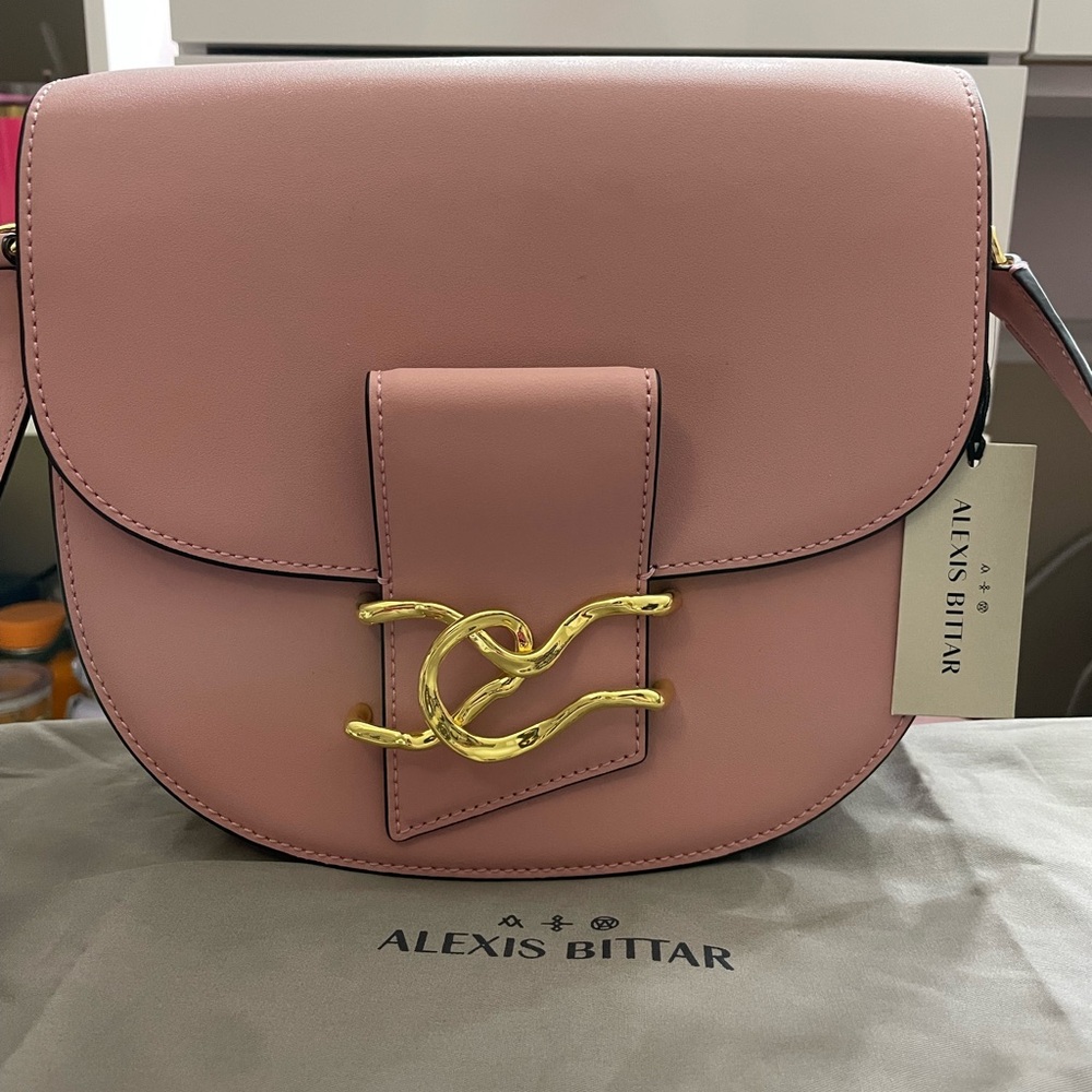 Alexis Bittar TWISTED GOLD LEATHER SADDLE BAG IN DUSTY PINK - Picture 2 of 7